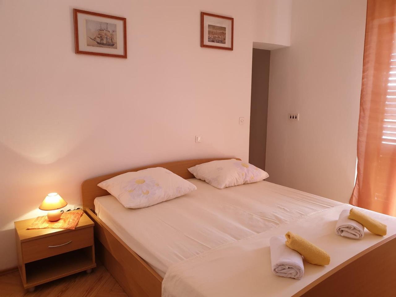 Kuzman Apartment *
